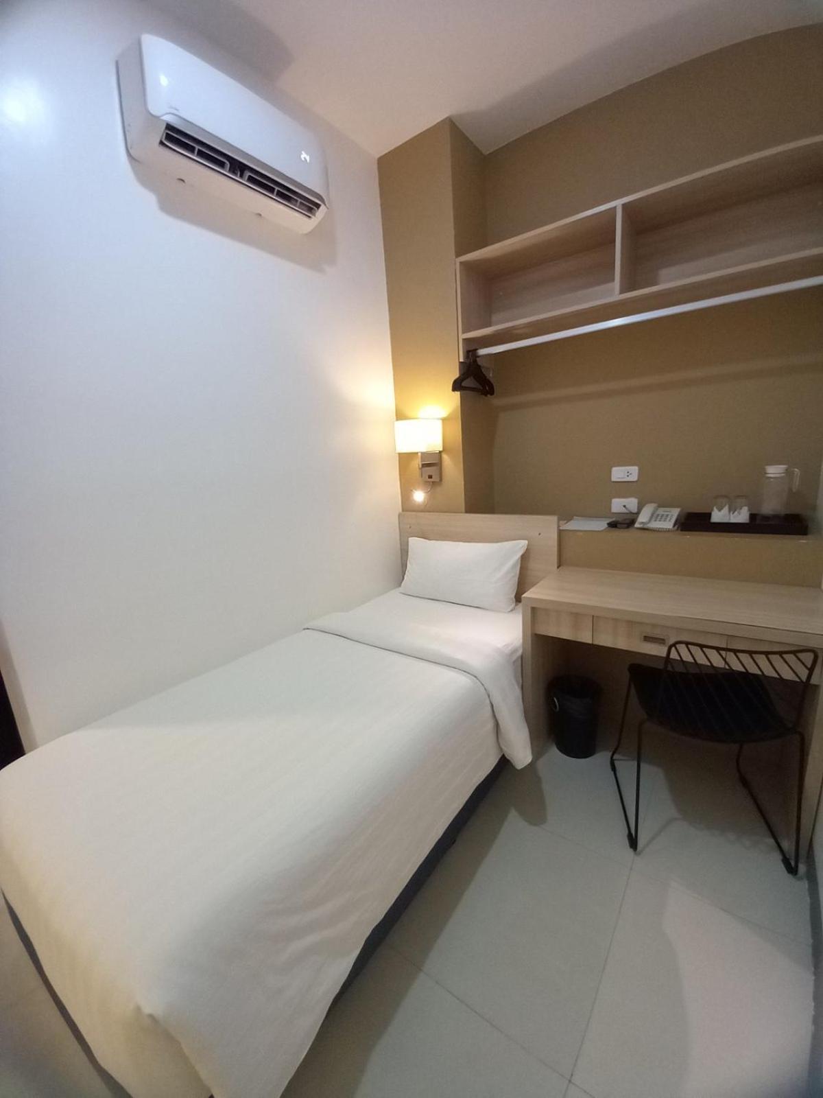 Figtree Hotel Iloilo City Exterior photo